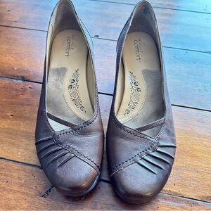 Strictly Comfort Brown Leather Low Heel Round Toe Heels 9.5